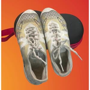 Nfinity Vengeance Cheerleading Shoes Sneakers Size 7.5 White with Travel Case